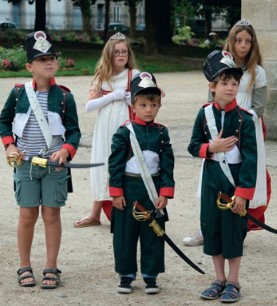 Les enfants en costume ! Quartier napoléonien